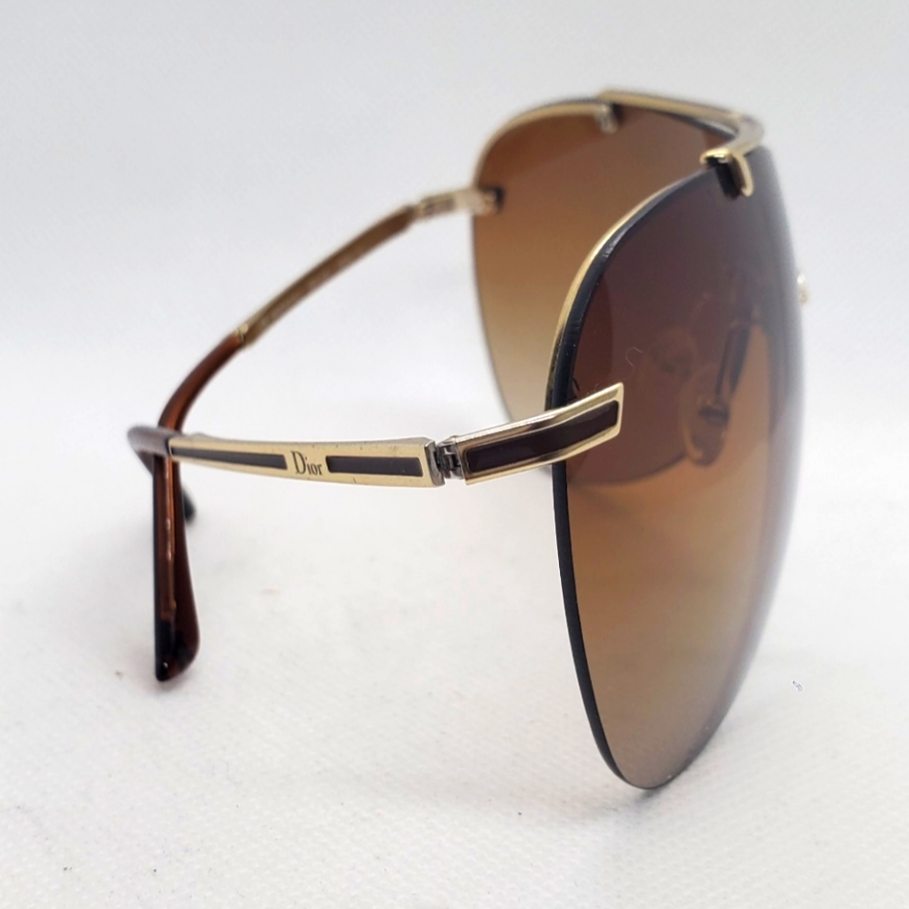 Dior Gold-Toned Oversizes Sunglasses For Women - Picture 4 of 10